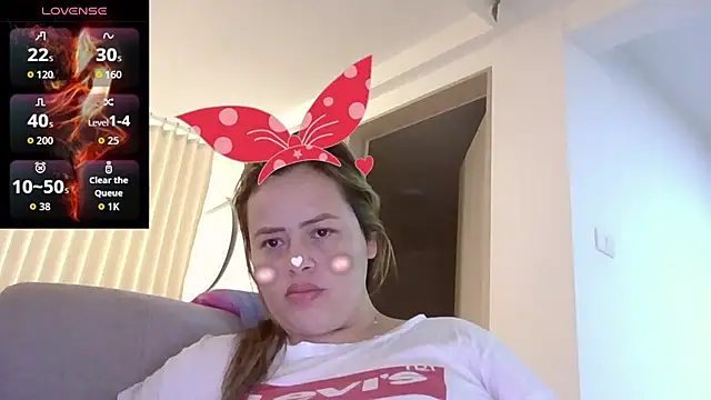 Snapshot of saramartinez1000 chatting on September 10, 2:06 pm saramartinez1000 online show from September 10, 2:06 pm