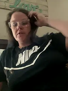 Snapshot of velvetta_ chatting on September 13, 3:31 pm velvetta online show from September 13, 3:31 pm