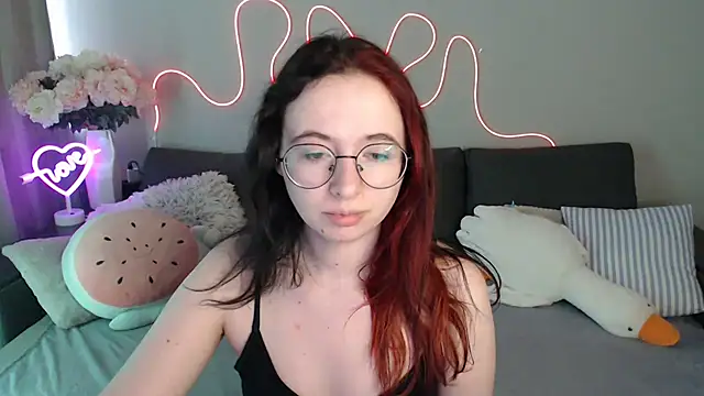 Mini Diva online show from June 24, 8:24 am
