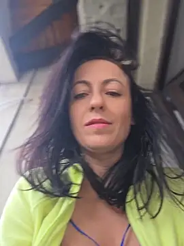 lovewildguy1 online show from May 2, 5:44 am