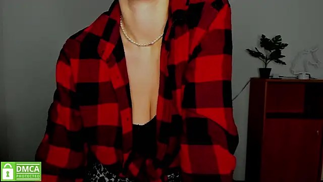 Snapshot of annakillianox chatting on October 2, 5:23 am annakillianox online show from October 2, 5:23 am