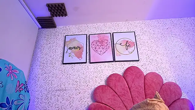 luly pink online show from July 12, 5:52 am
