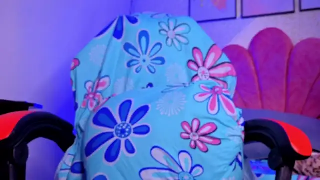 luly pink online show from June 14, 5:41 am