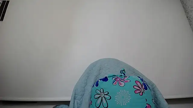 luly pink online show from November 30, 5:00 am