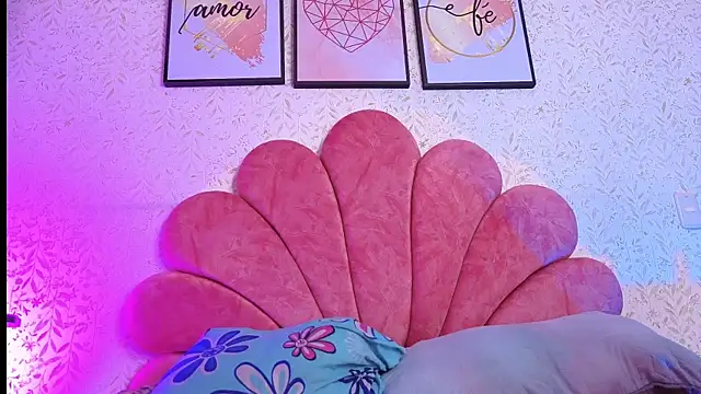 luly pink online show from August 1, 5:09 am