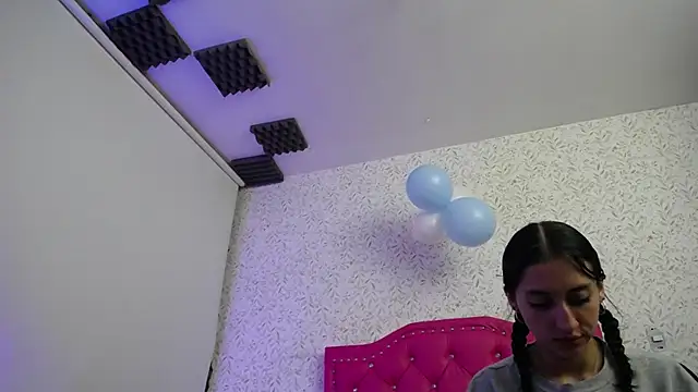 Snapshot of luly_pink chatting on October 11, 4:06 am luly pink online show from October 11, 4:06 am