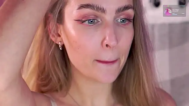 Kamila icee online show from January 16, 8:27 pm