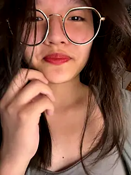 Snapshot of Krixxi22 chatting on September 9, 3:23 pm Krixxi22 online show from September 9, 3:23 pm