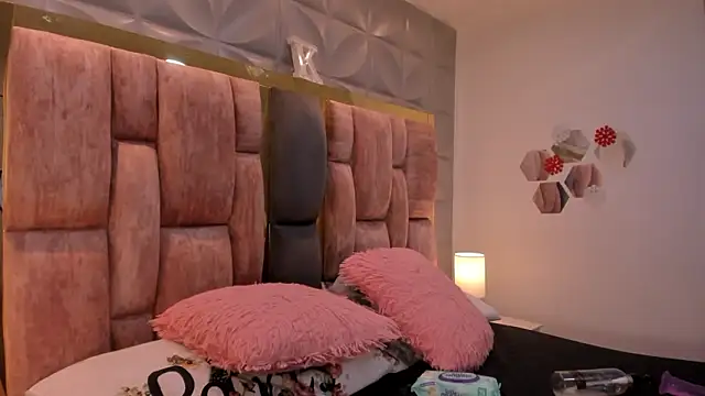 Charlotte Ice1 online show from February 24, 4:38 pm