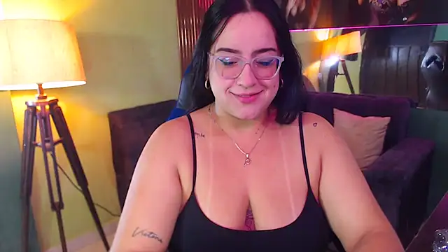 Sofiia davis23 online show from December 22, 1:47 pm