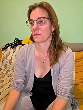 SpiceLea online show from November 14, 3:01 pm