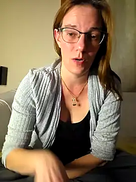 Snapshot of SpiceLea chatting on October 13, 7:49 pm SpiceLea online show from October 13, 7:49 pm