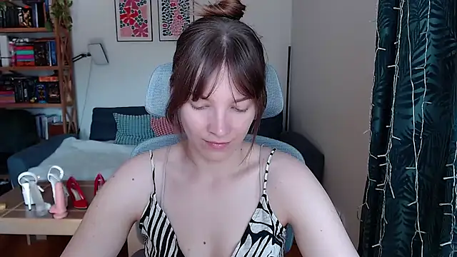 kenzie x online show from June 25, 6:40 am