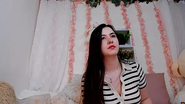 Idara and Edahi01 online show from October 31, 11:53 pm