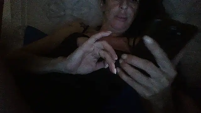 Snapshot of MarikaMilff chatting on October 8, 10:25 pm MarikaMilff online show from October 8, 10:25 pm