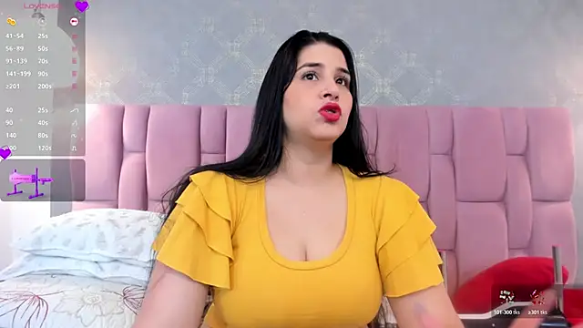 brithanyadams23 online show from April 28, 3:43 am
