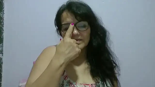 kassandra02 online show from May 1, 2:59 am