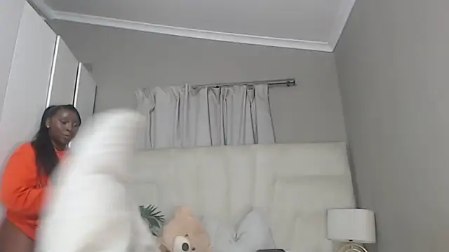 naughtyblackdolie online show from February 19, 3:06 am