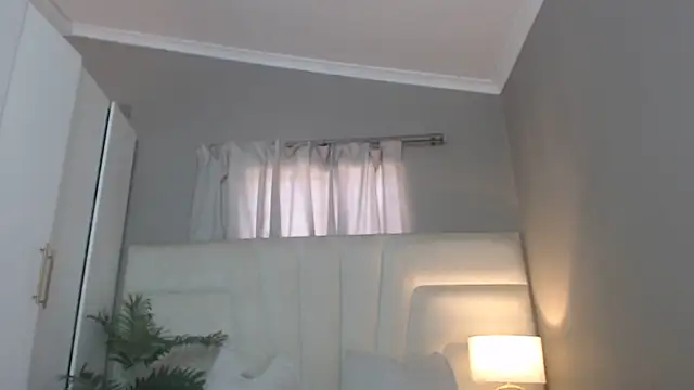 naughtyblackdolie online show from August 6, 9:49 am