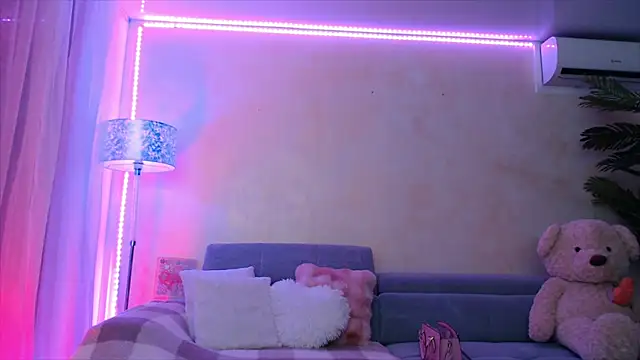 LaylaCruzRose online show from April 30, 5:34 am