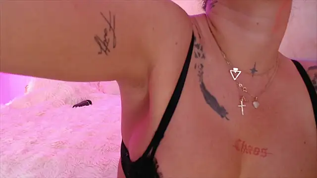 LaylaCruzRose online show from July 4, 5:14 am