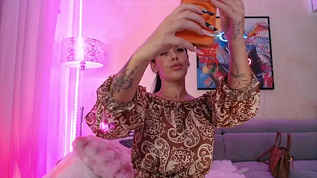 LaylaCruzRose online show from July 17, 1:48 pm