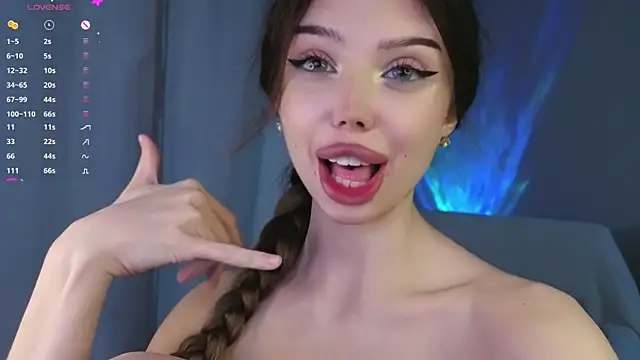 Jessie Johns online show from May 4, 4:00 pm