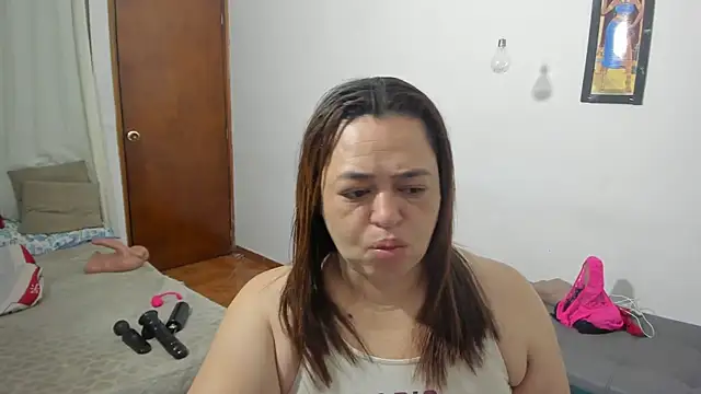 Snapshot of clarise_cooper chatting on September 14, 8:12 am clarise cooper online show from September 14, 8:12 am