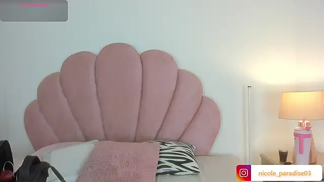 Nicole Paradise online show from July 4, 2:02 pm
