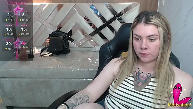 Paula b  online show from July 4, 1:07 pm