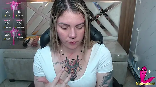 Paula b  online show from July 8, 1:02 pm