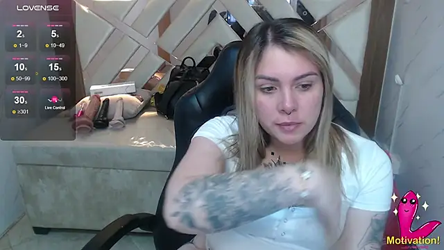 Paula b  online show from July 25, 1:07 pm