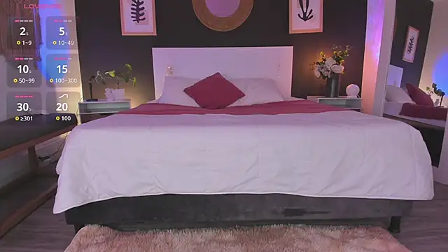 VioletPaket online show from June 14, 12:38 pm