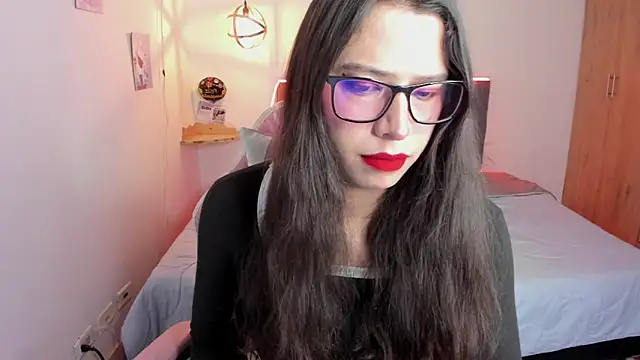 paula kawaiifu  online show from November 7, 2:00 pm