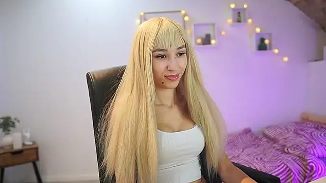 Snapshot of Amai__Liu chatting on October 11, 5:48 pm Amai Liu online show from October 11, 5:48 pm