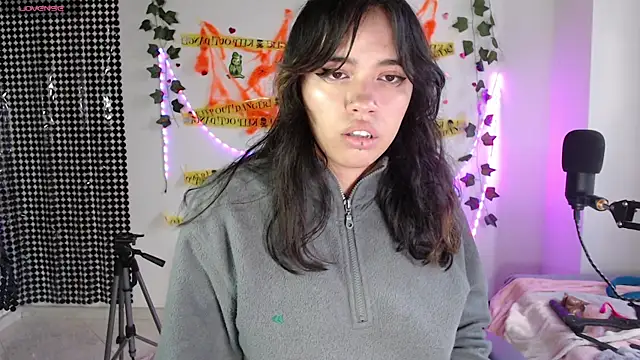 Snapshot of sophie_north chatting on October 4, 10:25 pm sophie north online show from October 4, 10:25 pm