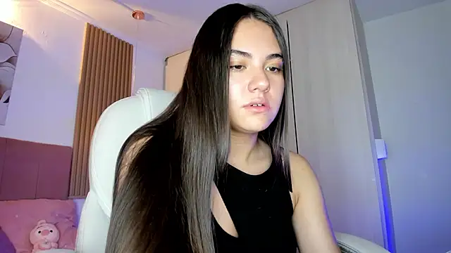 mia nevaeh online show from May 5, 7:28 pm
