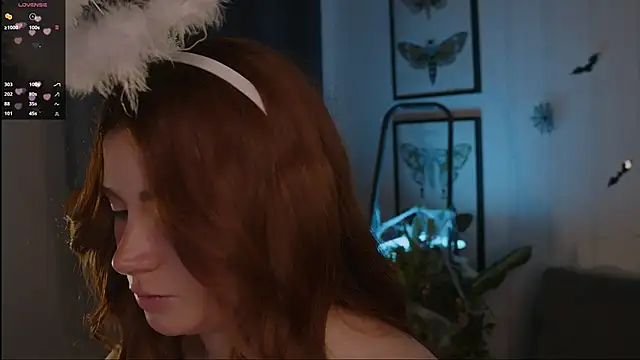 Freckle Diyana online show from October 31, 4:00 pm