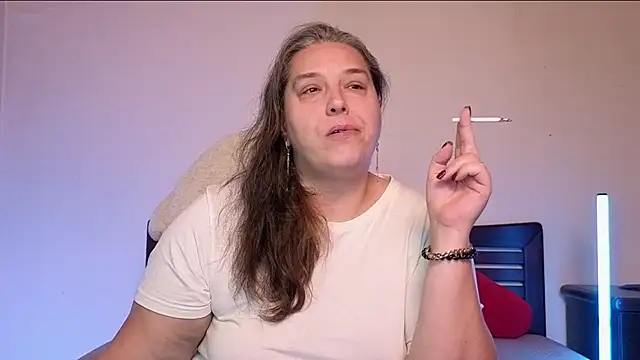 Snapshot of Niter chatting on October 20, 1:25 pm Niter online show from October 20, 1:25 pm