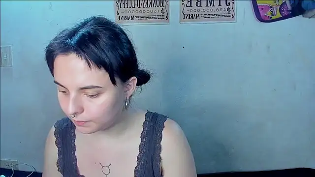 elizabethtaylorxxx online show from October 31, 2:02 am