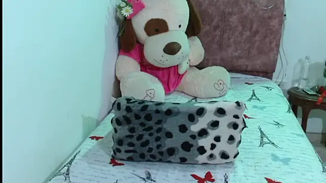 italagomez  online show from February 4, 11:41 pm