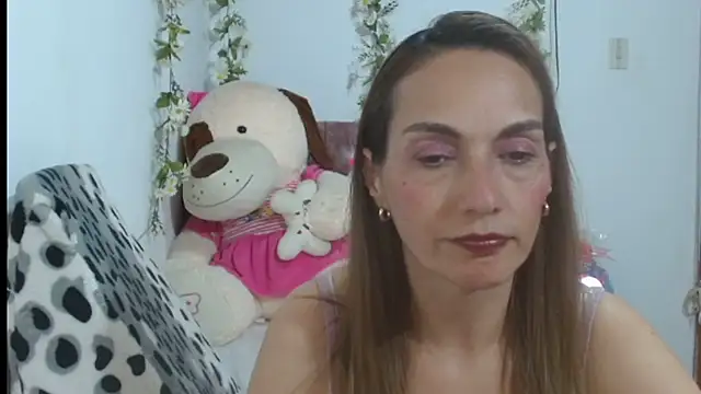 italagomez  online show from September 29, 11:10 pm