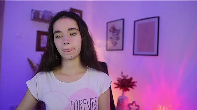 Gia Paige18 online show from November 2, 2:42 pm