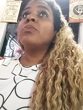 ELLA KELLY online show from October 19, 11:56 am