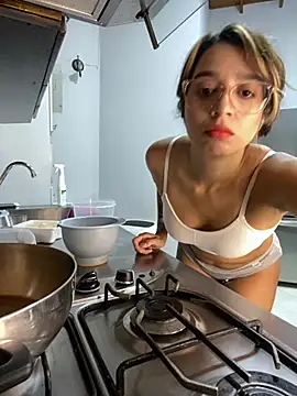 ArianaWolff online show from June 20, 5:00 am