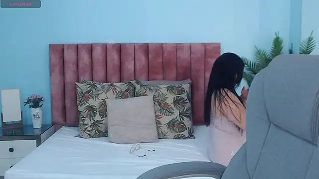 Violetta rainbow online show from March 18, 9:53 pm