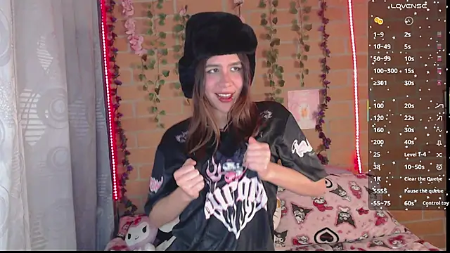 Snapshot of candypaint_7u7 chatting on October 23, 12:27 am candypaint 7u7 online show from October 23, 12:27 am