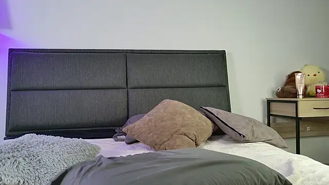 lady ni  online show from January 5, 5:27 pm