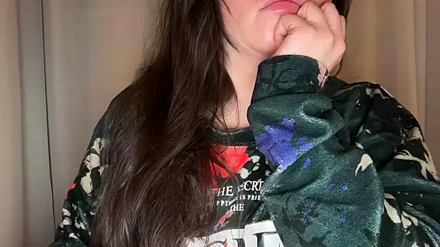 Sandysecret online show from March 17, 9:30 pm