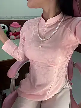    Erin    online show from June 27, 5:52 am